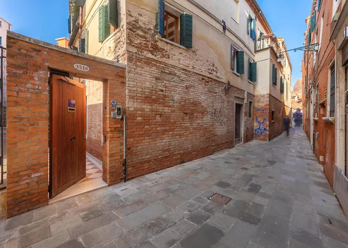 Casanova Ai Tolentini Venise